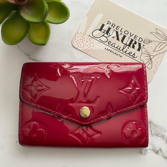Louis Vuitton Accessories - ❌SOLD❌ Louis Vuitton 6 Key Holder - Vernis Leather (Fuchsia/Red?)